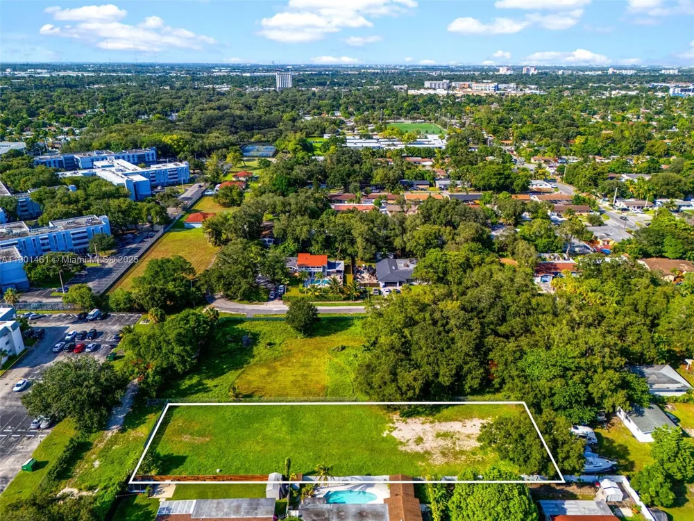 8 NE 152nd Street North Miami, FL 33162