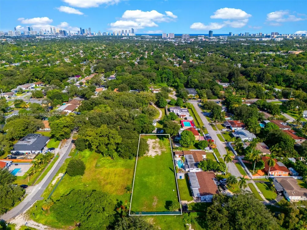 8 NE 152nd Street North Miami, FL 33162