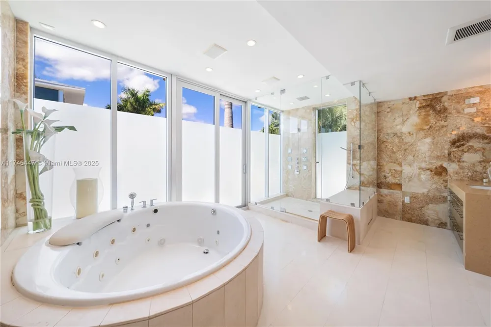 227 E DILIDO DR Miami Beach, FL 33139