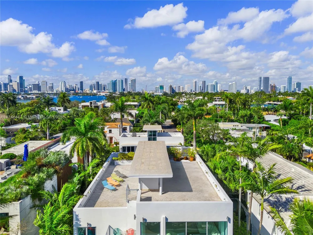 227 E DILIDO DR Miami Beach, FL 33139