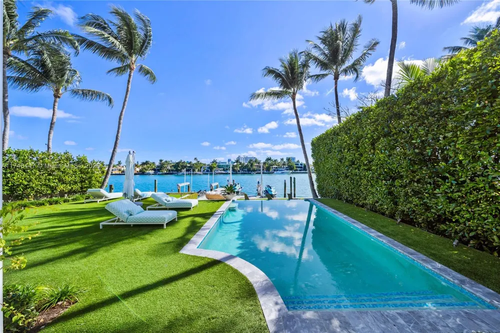 227 E DILIDO DR Miami Beach, FL 33139