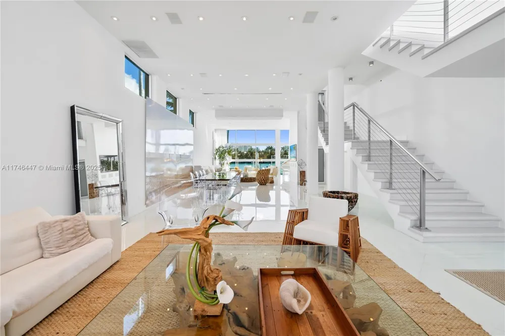 227 E DILIDO DR Miami Beach, FL 33139