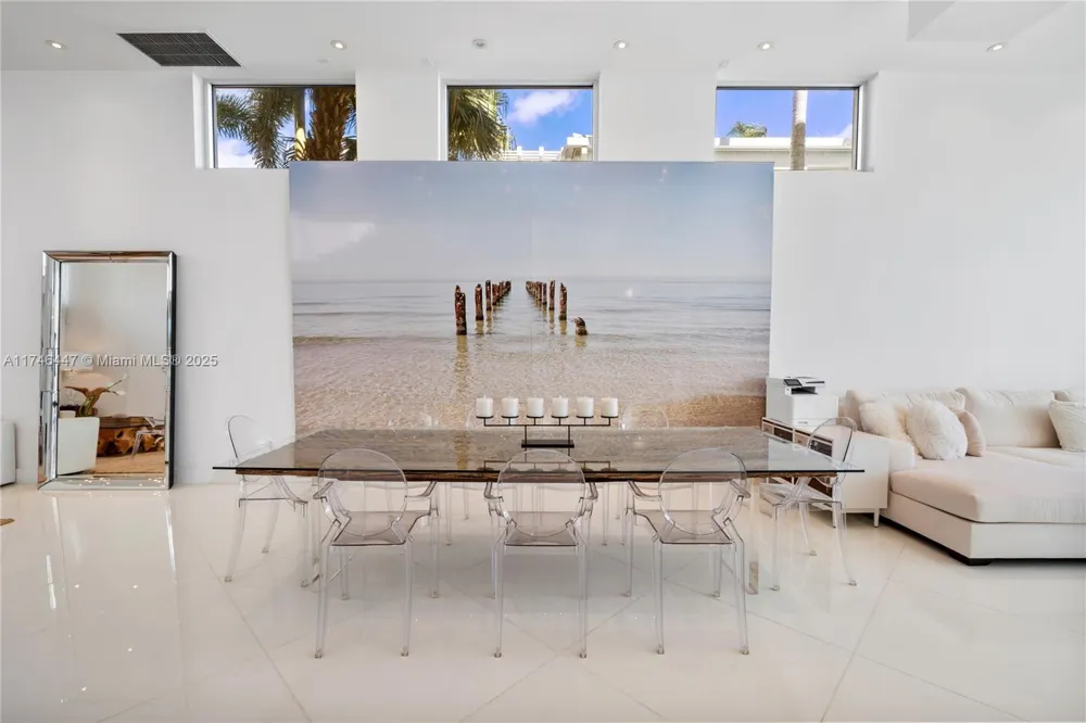 227 E DILIDO DR Miami Beach, FL 33139