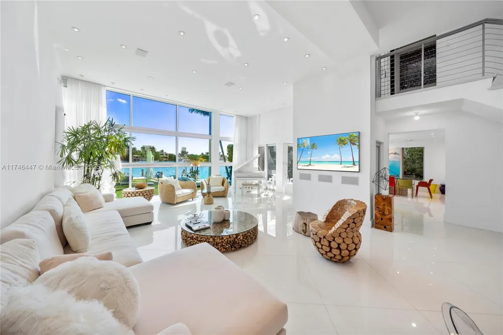 227 E DILIDO DR Miami Beach, FL 33139
