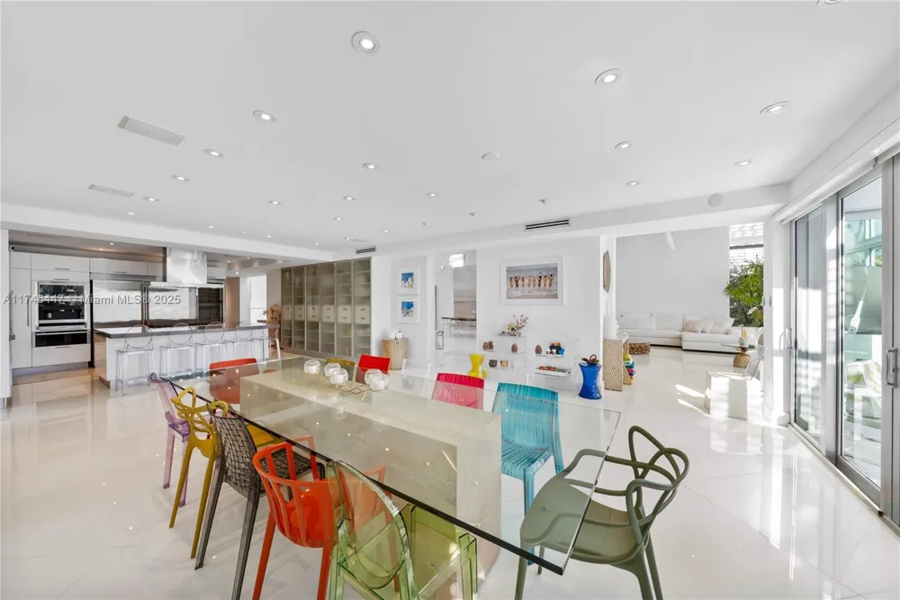 227 E DILIDO DR Miami Beach, FL 33139