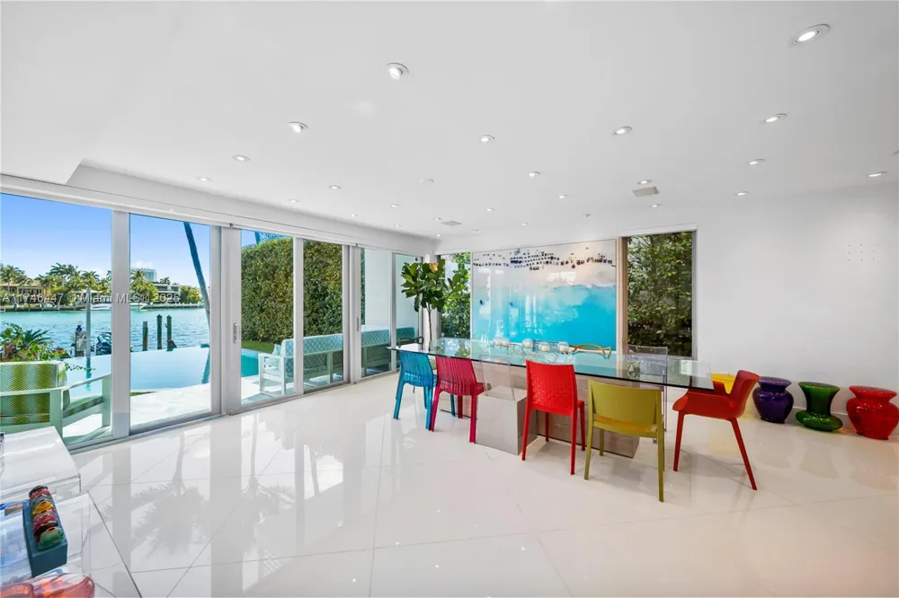 227 E DILIDO DR Miami Beach, FL 33139
