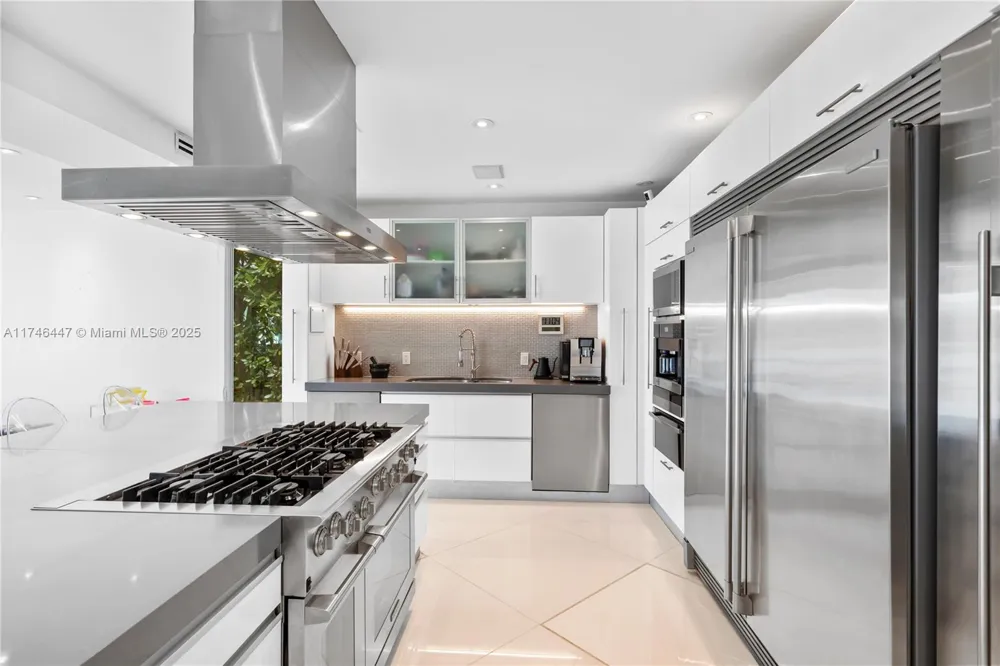 227 E DILIDO DR Miami Beach, FL 33139
