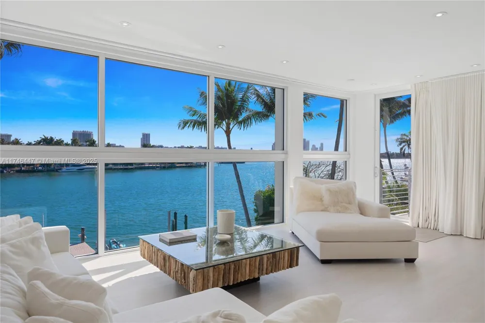 227 E DILIDO DR Miami Beach, FL 33139