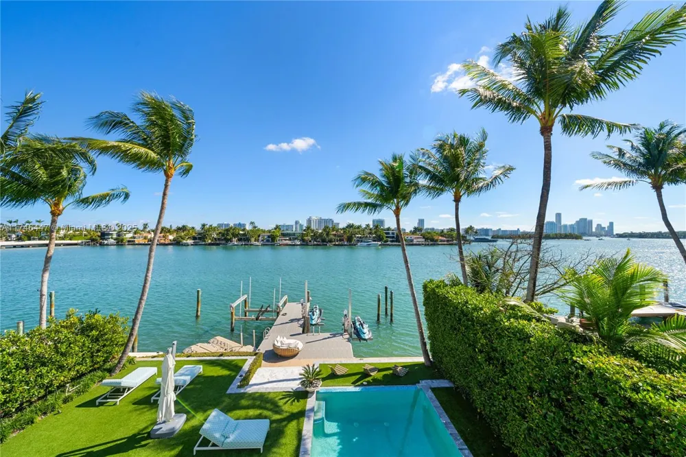 227 E DILIDO DR Miami Beach, FL 33139