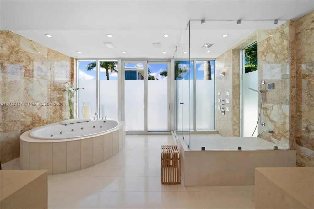 227 E DILIDO DR Miami Beach, FL 33139