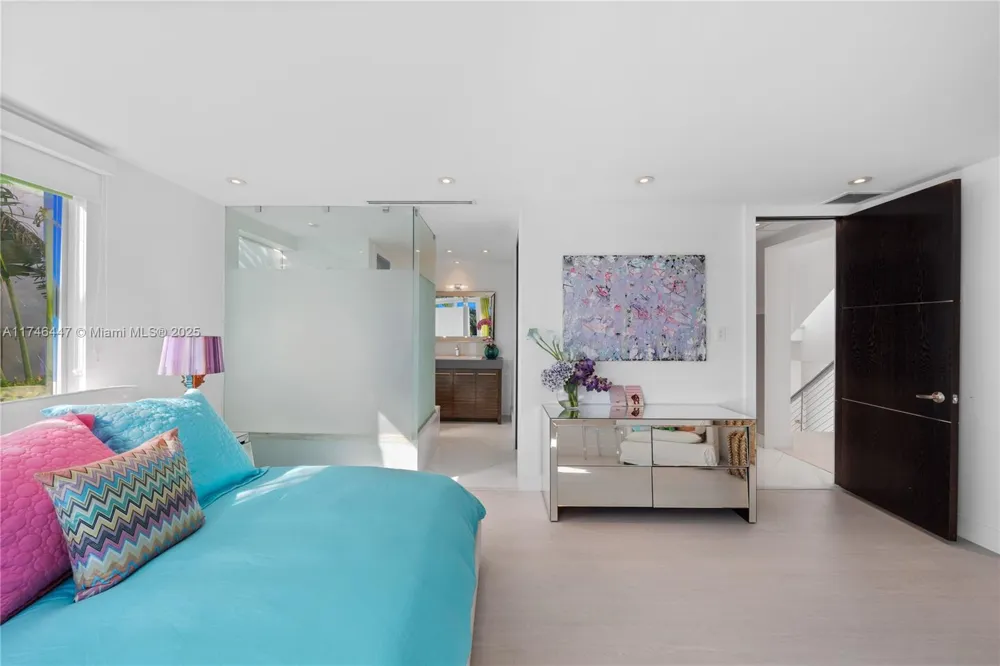 227 E DILIDO DR Miami Beach, FL 33139