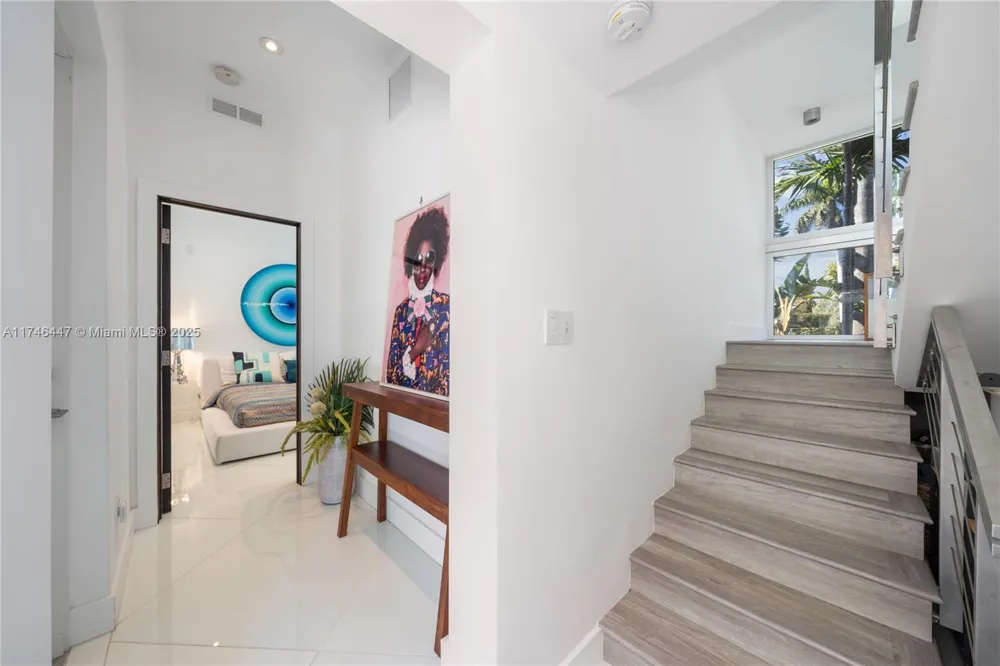227 E DILIDO DR Miami Beach, FL 33139