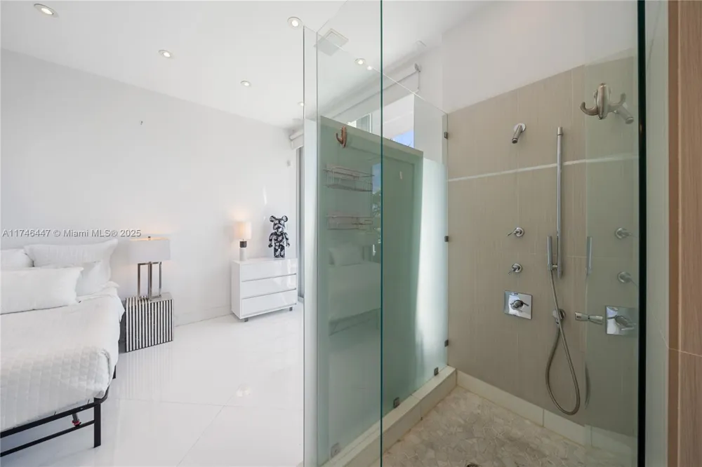 227 E DILIDO DR Miami Beach, FL 33139