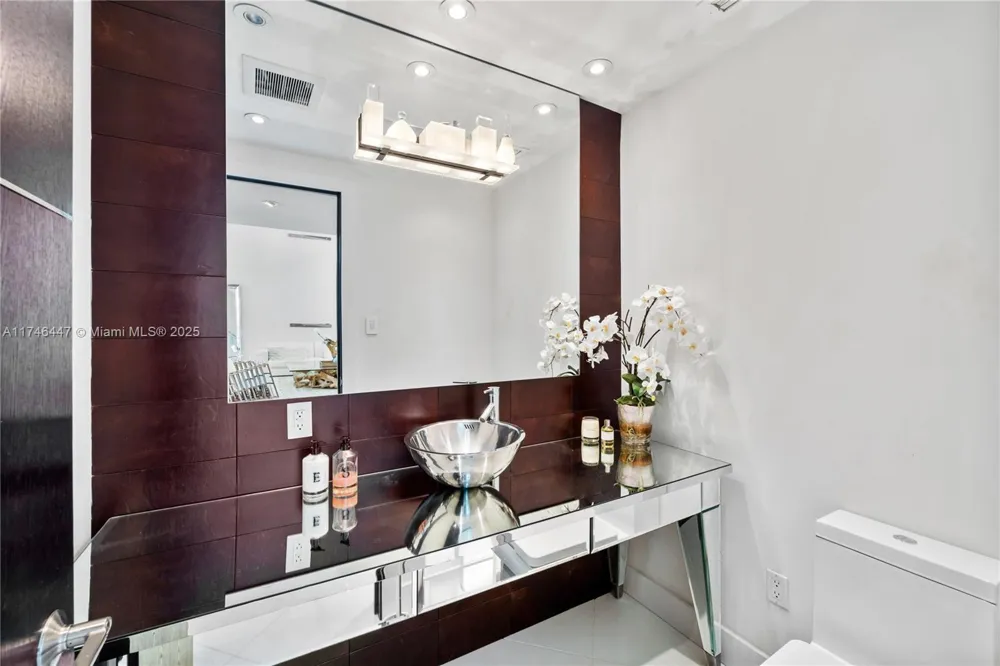 227 E DILIDO DR Miami Beach, FL 33139