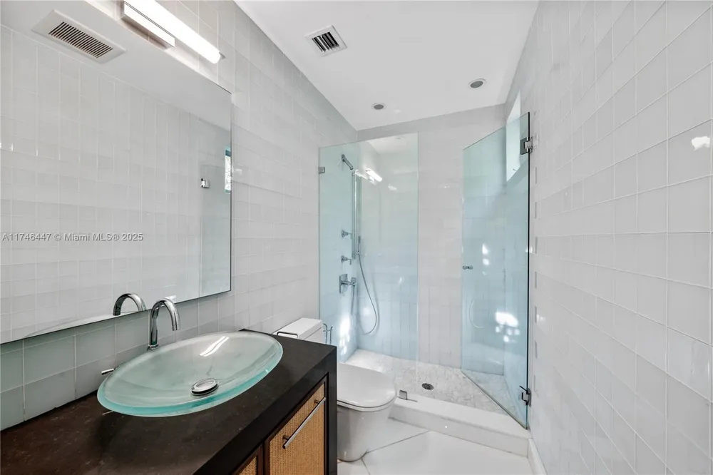 227 E DILIDO DR Miami Beach, FL 33139