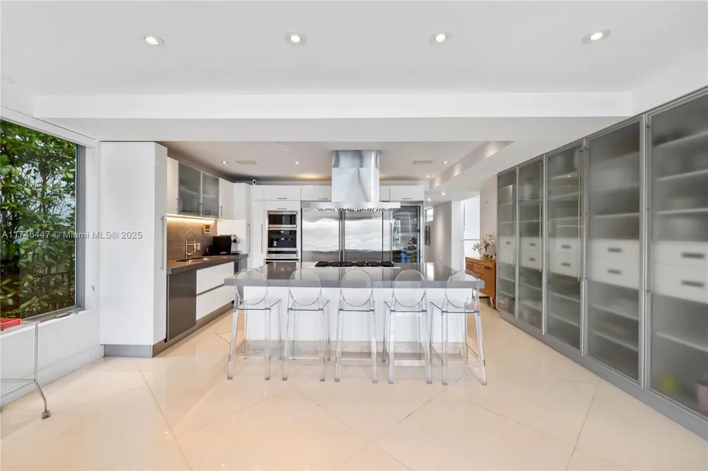 227 E DILIDO DR Miami Beach, FL 33139