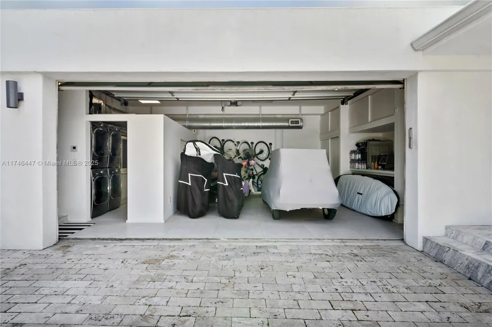 227 E DILIDO DR Miami Beach, FL 33139
