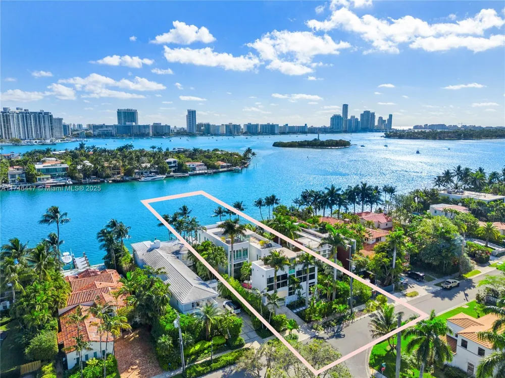 227 E DILIDO DR Miami Beach, FL 33139