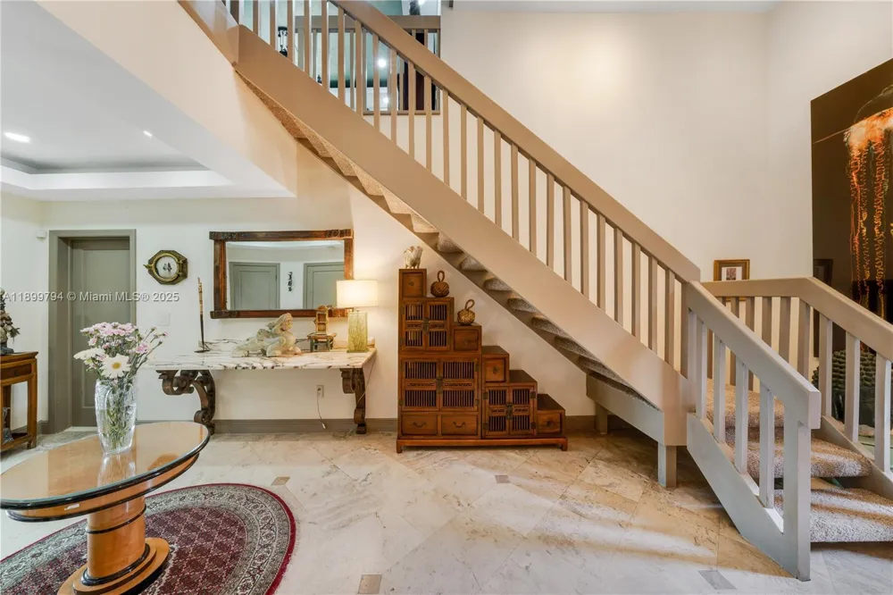 6100 Paradise Point Dr Palmetto Bay, FL 33157