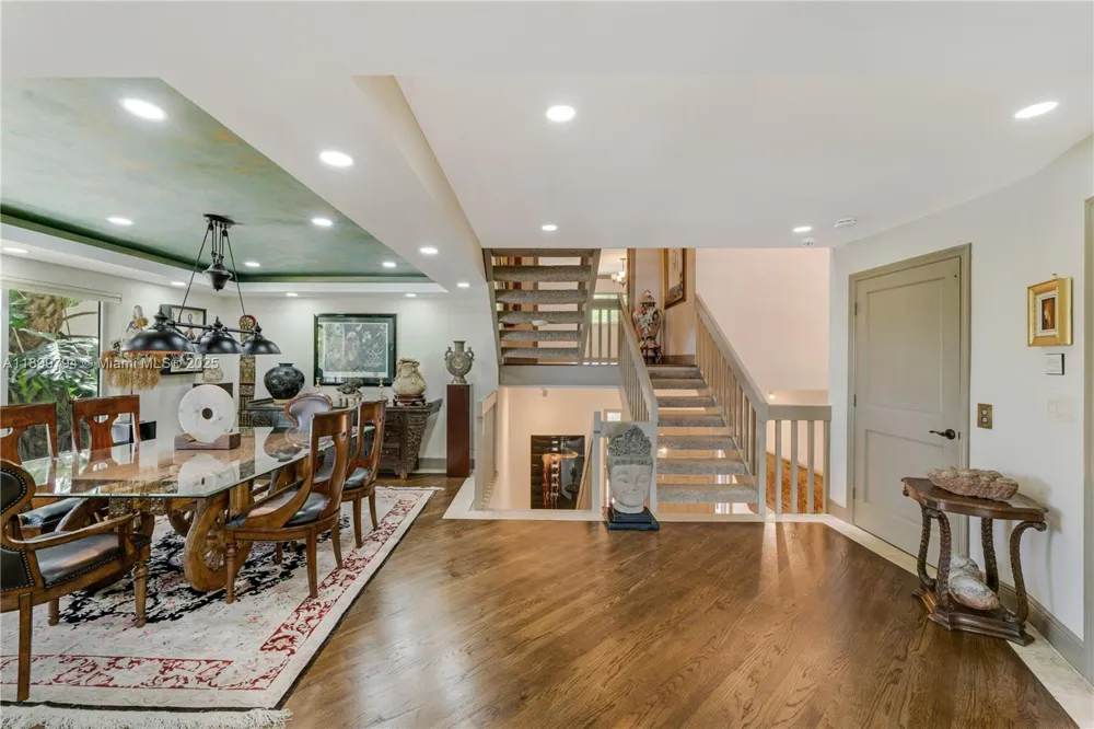 6100 Paradise Point Dr Palmetto Bay, FL 33157
