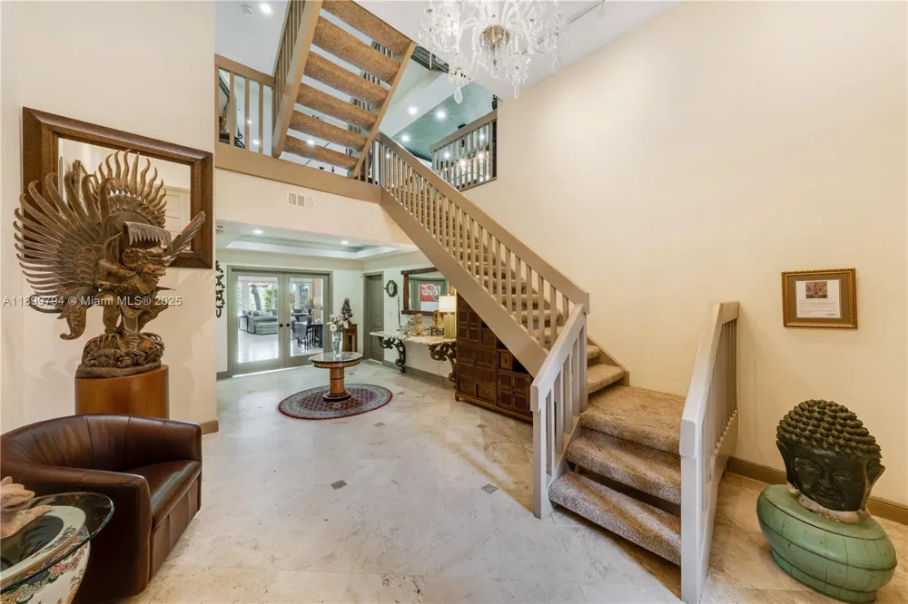 6100 Paradise Point Dr Palmetto Bay, FL 33157