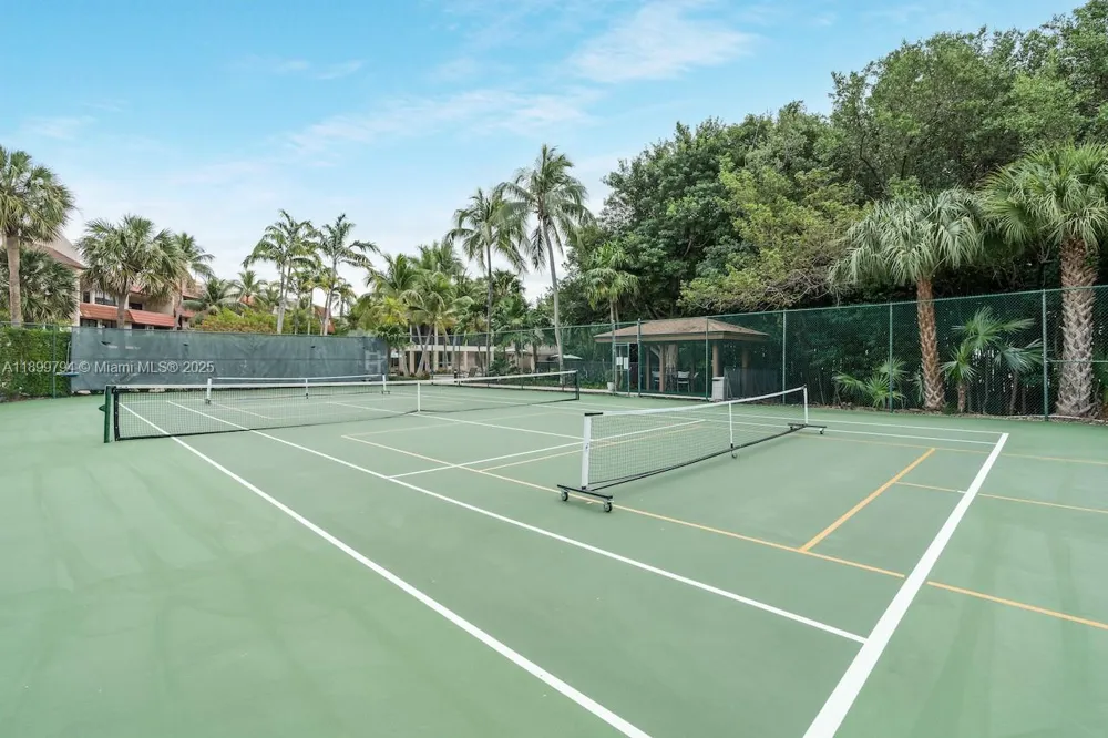 6100 Paradise Point Dr Palmetto Bay, FL 33157