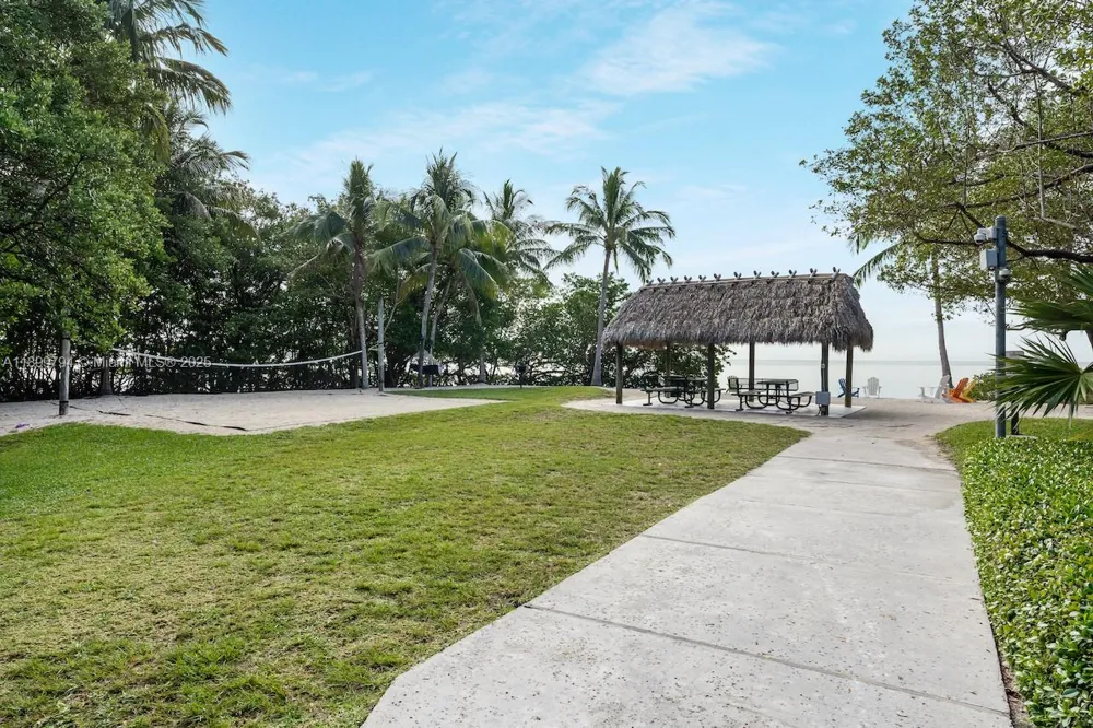 6100 Paradise Point Dr Palmetto Bay, FL 33157