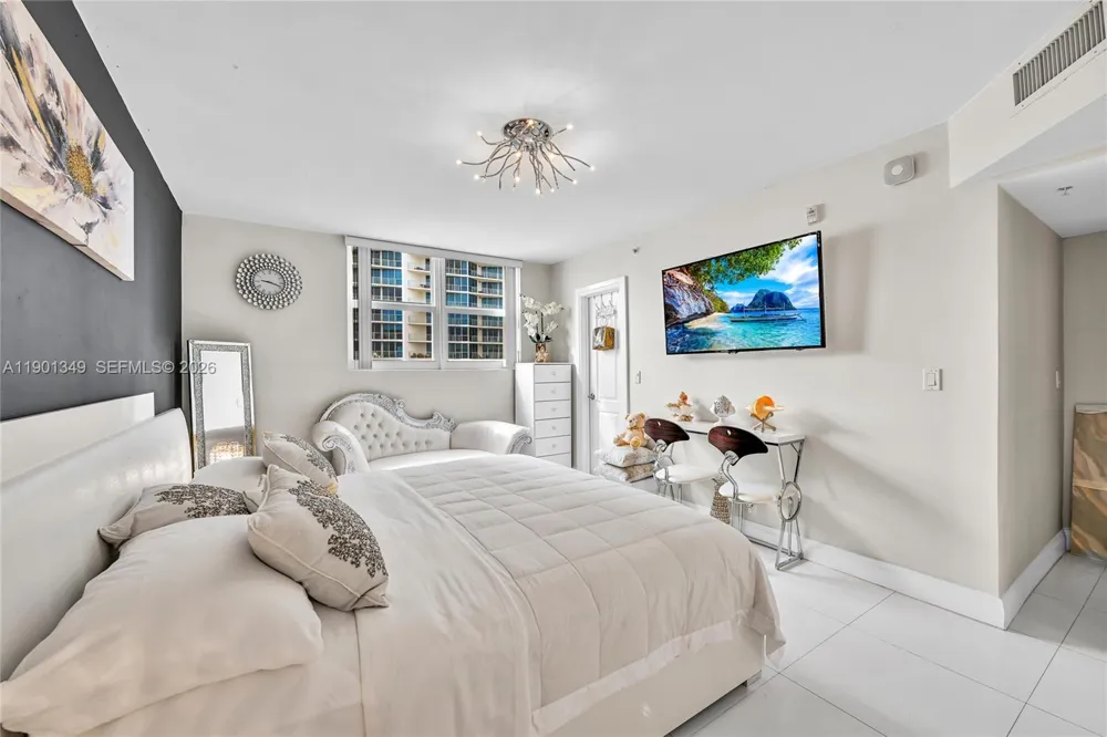 3001 S Ocean Dr #1513 Hollywood, FL 33019