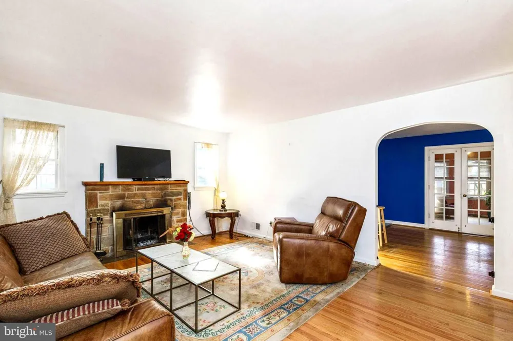 208 CHESTNUT STREET Middleburg, VA 20117