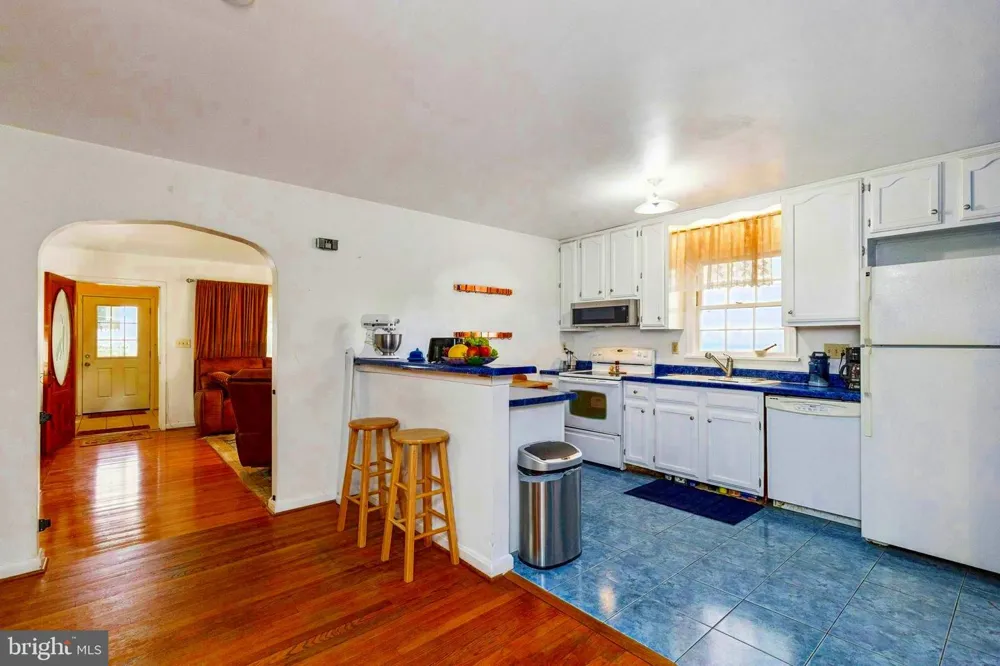 208 CHESTNUT STREET Middleburg, VA 20117