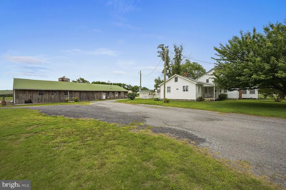 1950 PEARSONS CORNER ROAD Hartly, DE 19953