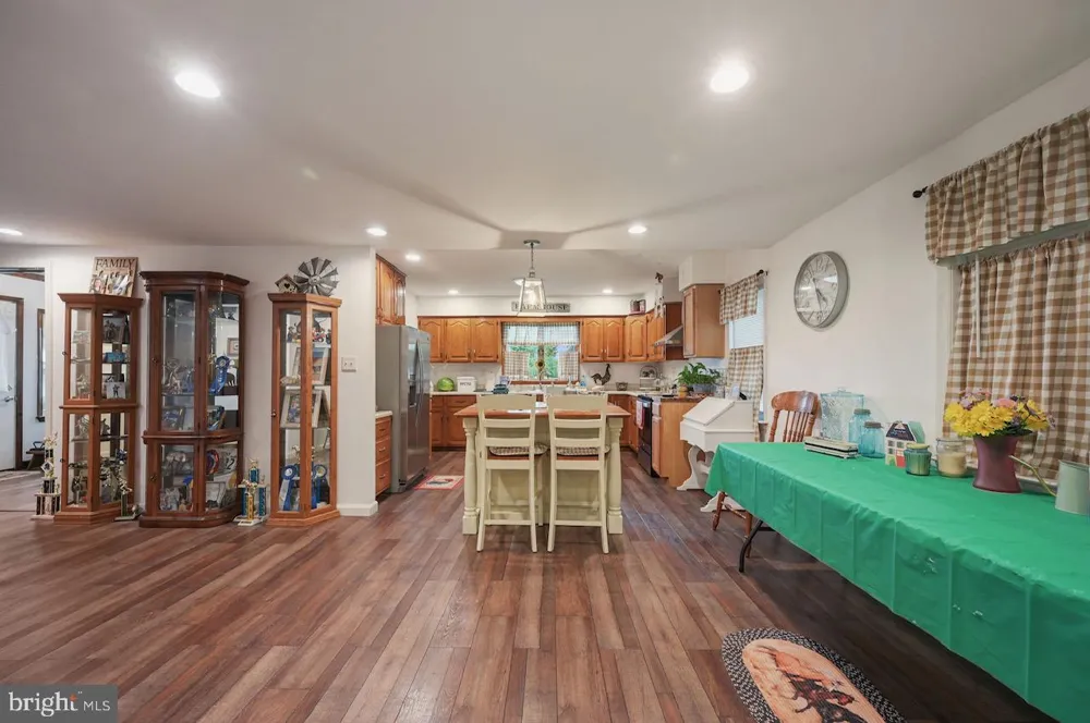 1950 PEARSONS CORNER ROAD Hartly, DE 19953