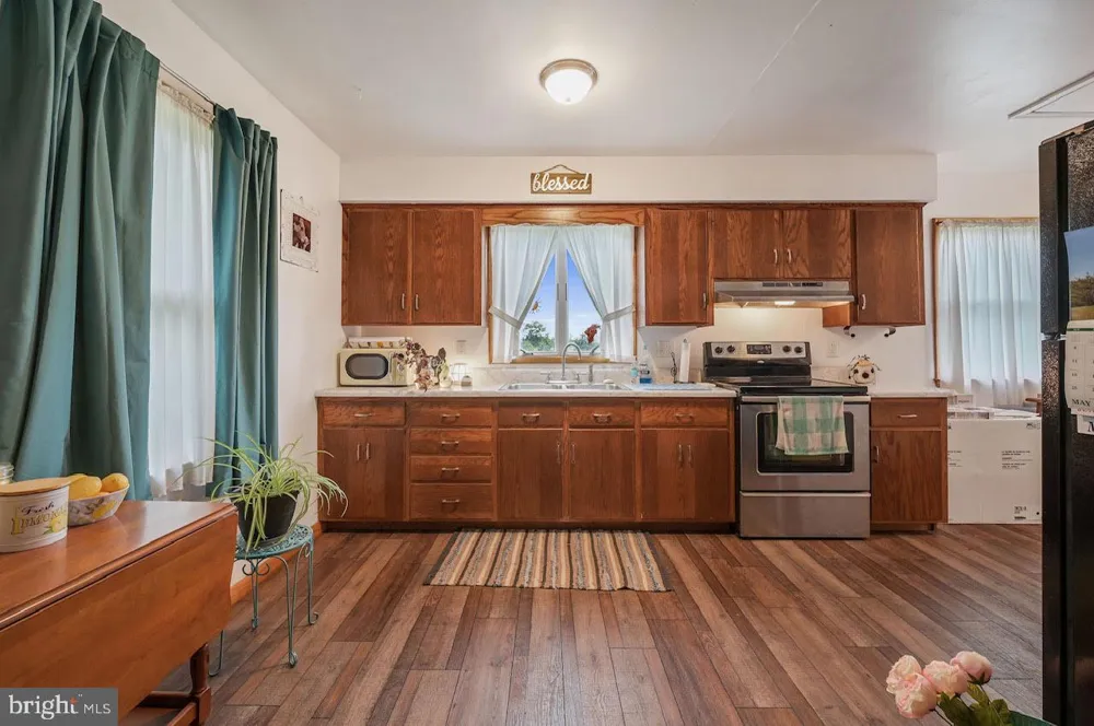 1950 PEARSONS CORNER ROAD Hartly, DE 19953