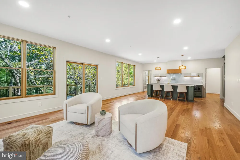 110 GENEVA Silver Spring, MD 20912