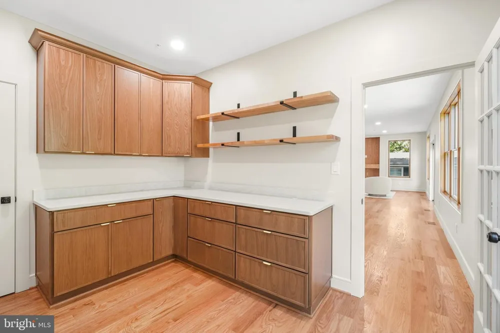 110 GENEVA Silver Spring, MD 20912