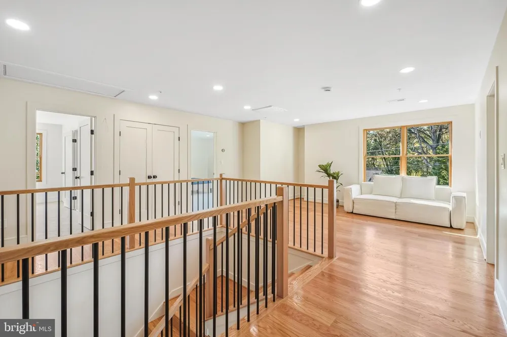110 GENEVA Silver Spring, MD 20912