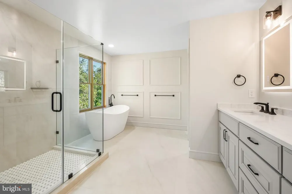 110 GENEVA Silver Spring, MD 20912