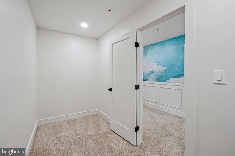 110 GENEVA Silver Spring, MD 20912