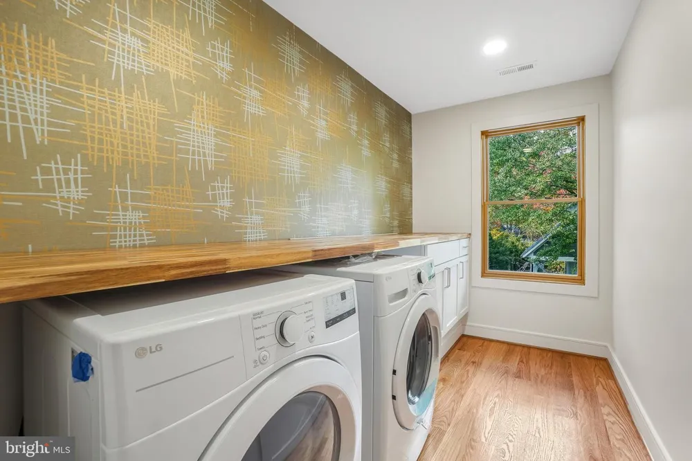 110 GENEVA Silver Spring, MD 20912