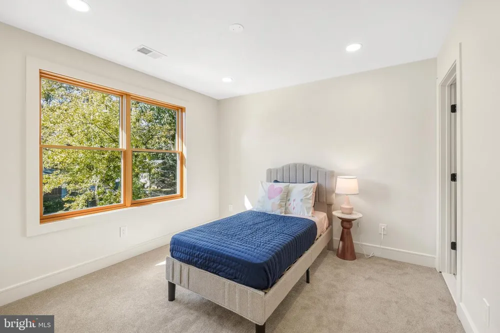 110 GENEVA Silver Spring, MD 20912