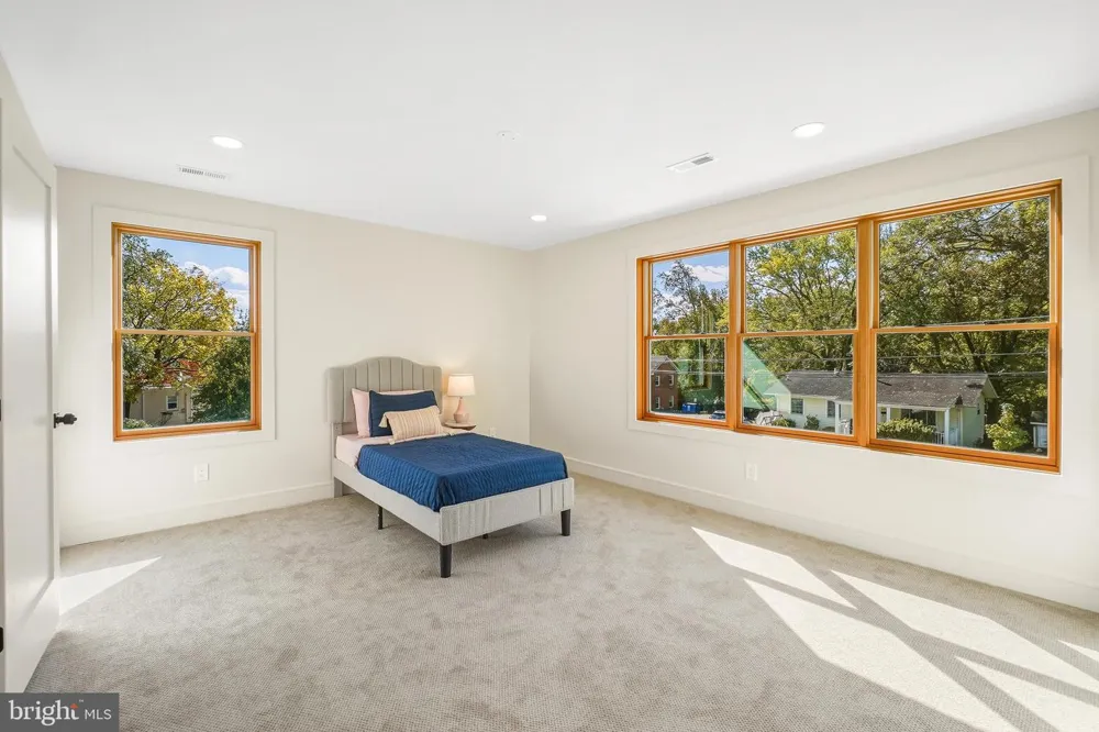 110 GENEVA Silver Spring, MD 20912
