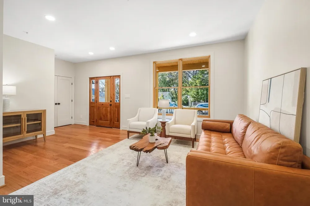 110 GENEVA Silver Spring, MD 20912