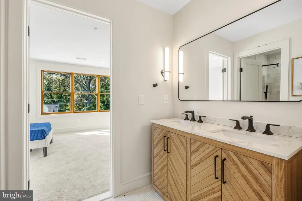110 GENEVA Silver Spring, MD 20912