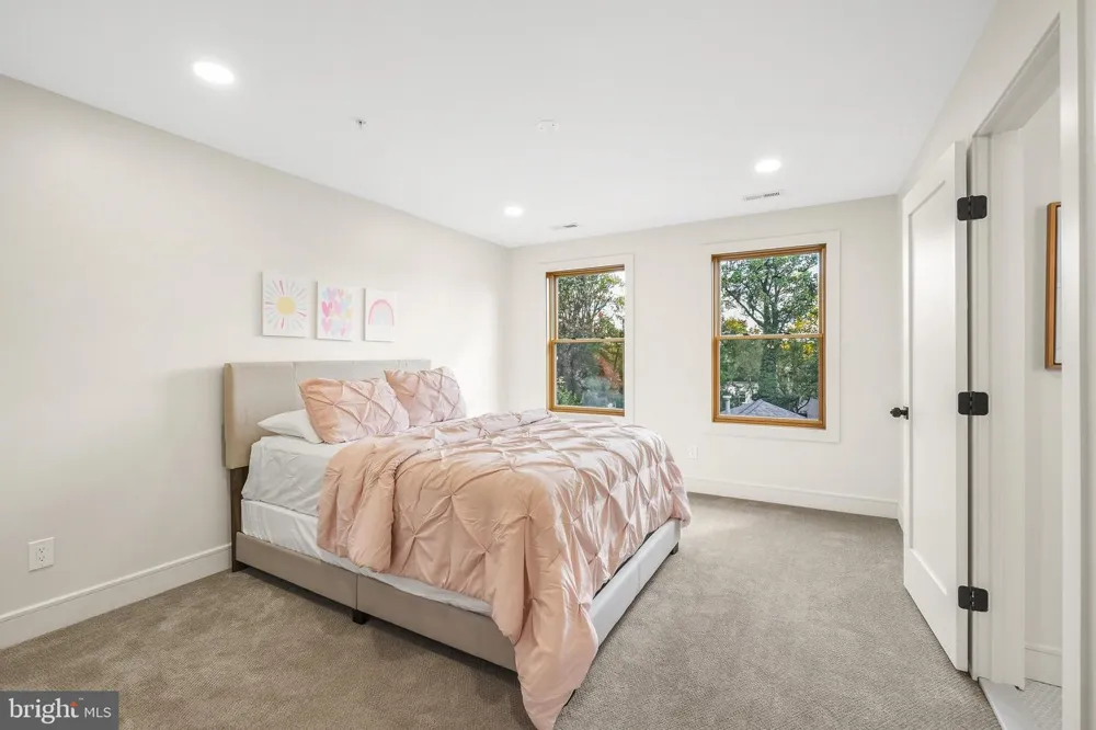 110 GENEVA Silver Spring, MD 20912