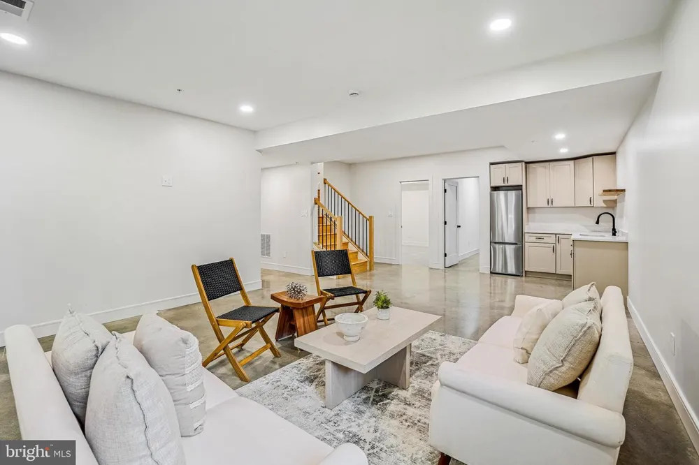 110 GENEVA Silver Spring, MD 20912