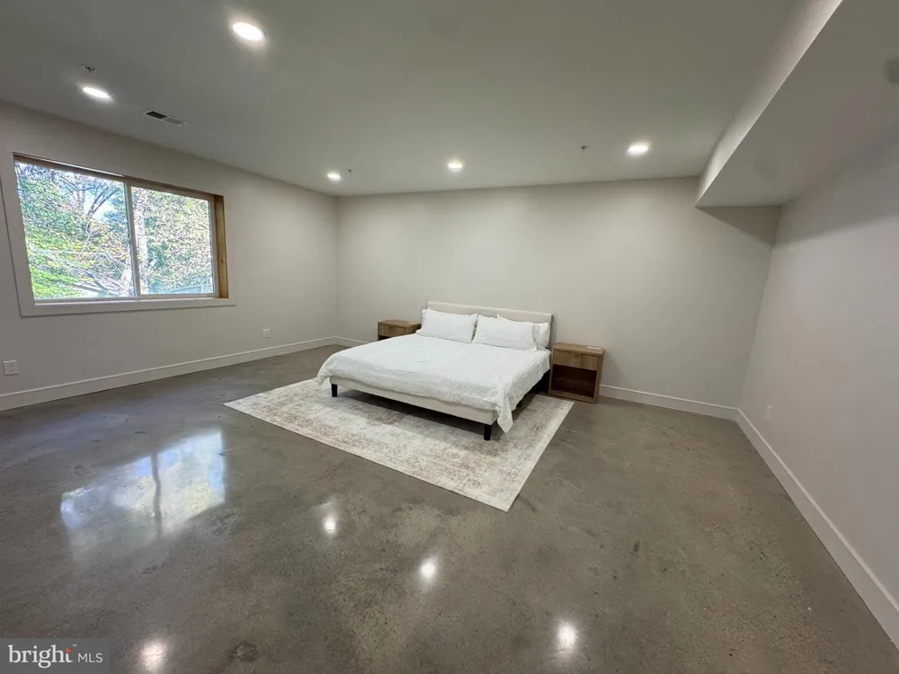 110 GENEVA Silver Spring, MD 20912