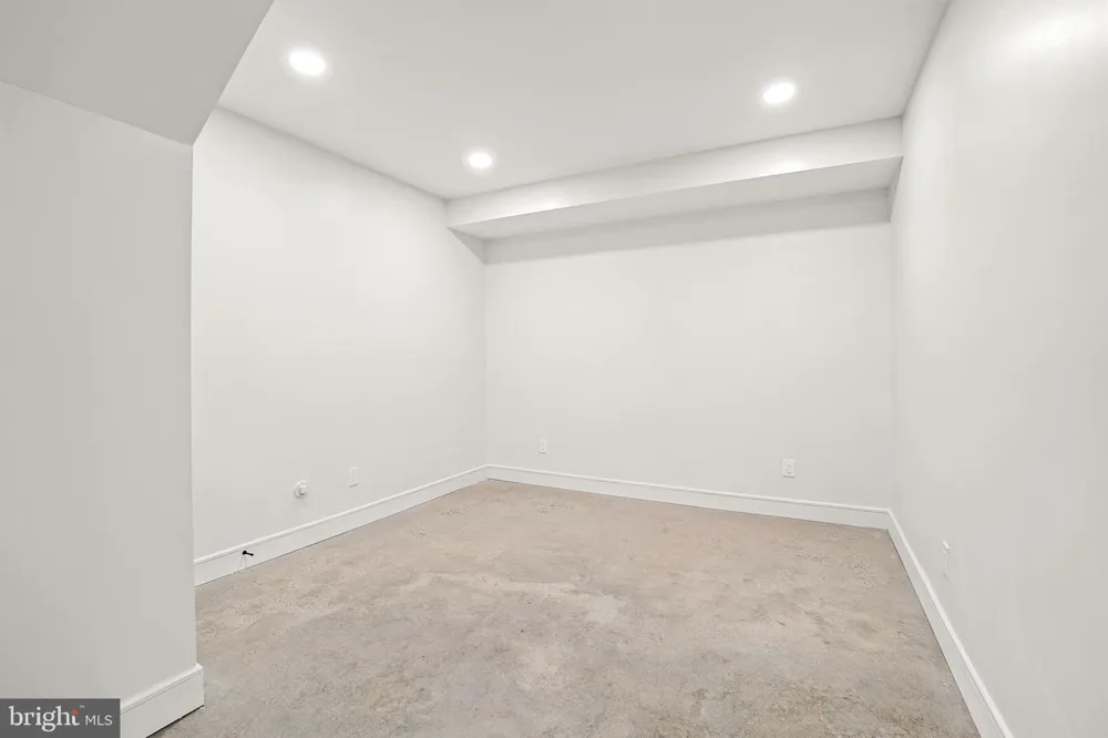 110 GENEVA Silver Spring, MD 20912