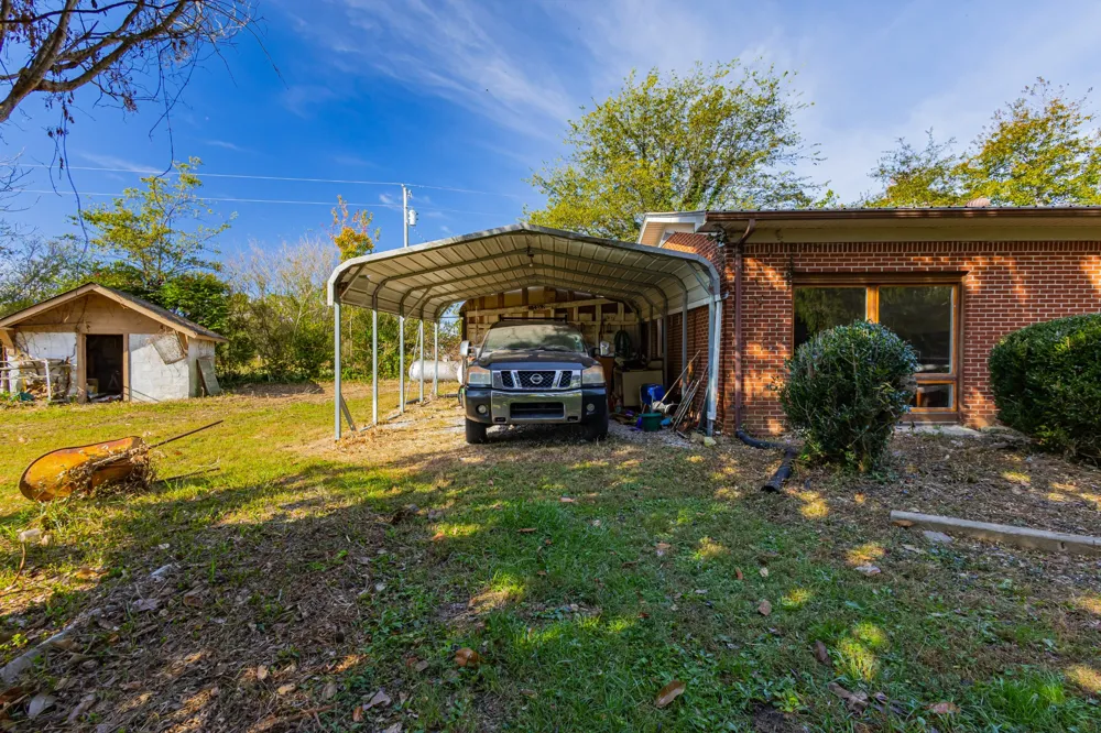 340 Yates Rd Hillsboro, TN 37342