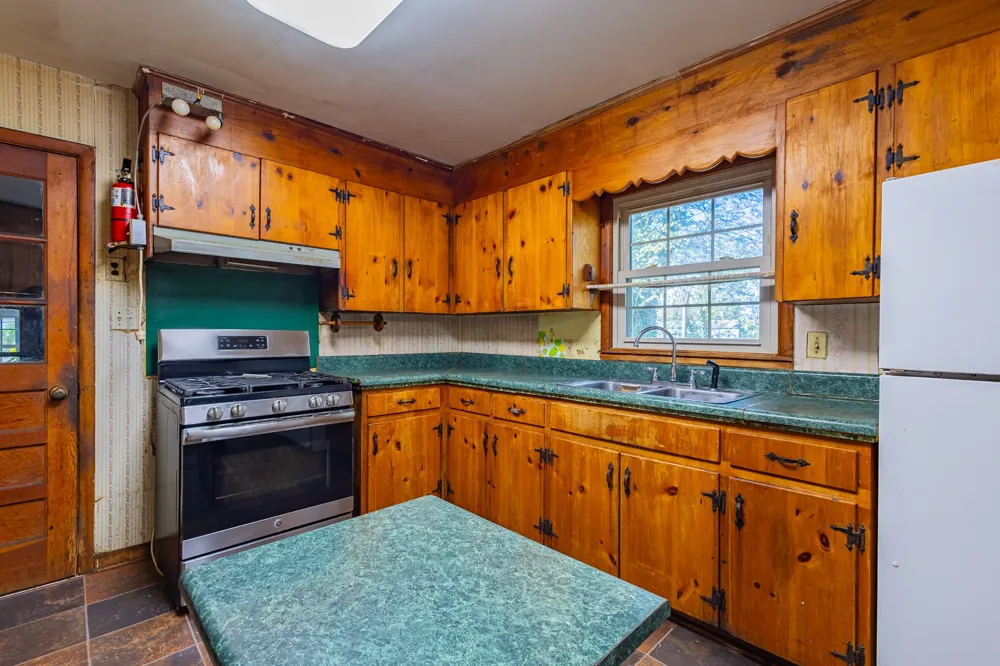 340 Yates Rd Hillsboro, TN 37342