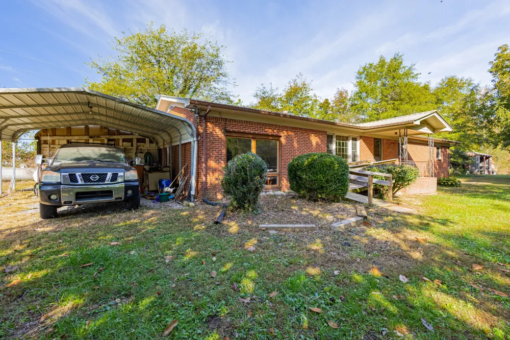 340 Yates Rd Hillsboro, TN 37342